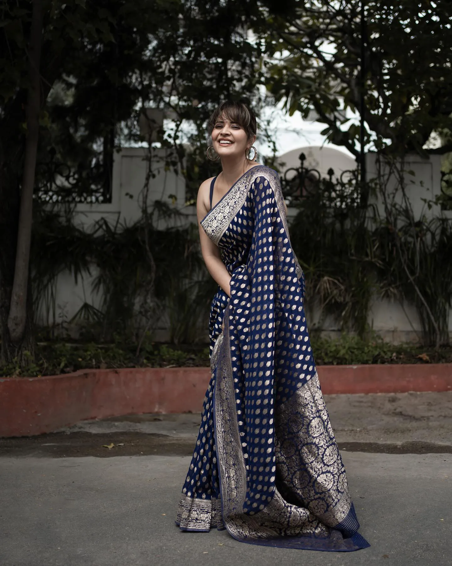Anasuya Bharadwaj Cute Looks in Saree