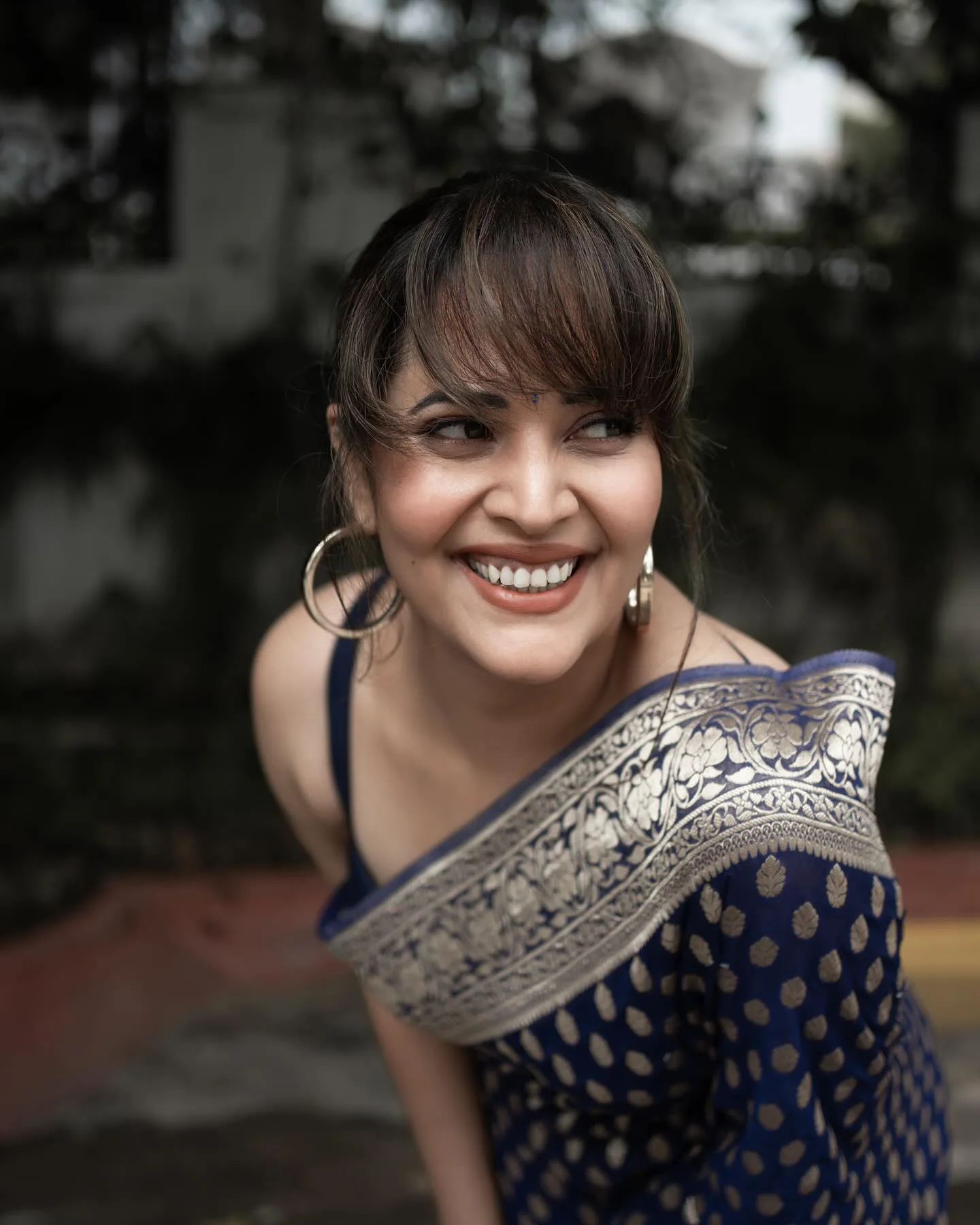 Anasuya Bharadwaj Cute Looks in Saree