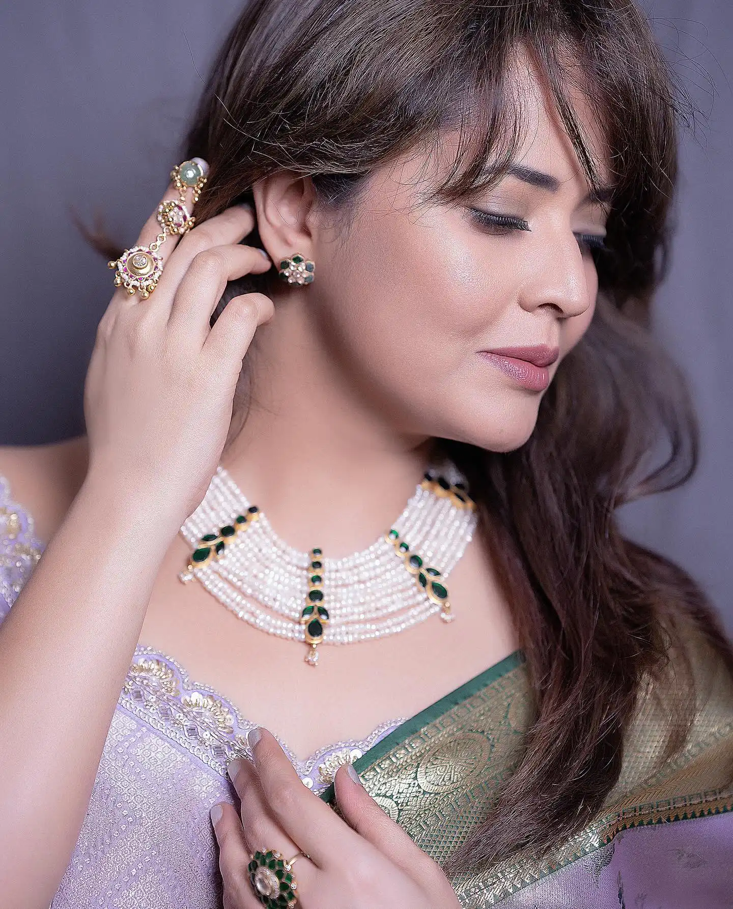 Anasuya Bharadwaj Stunning Looks in Saree