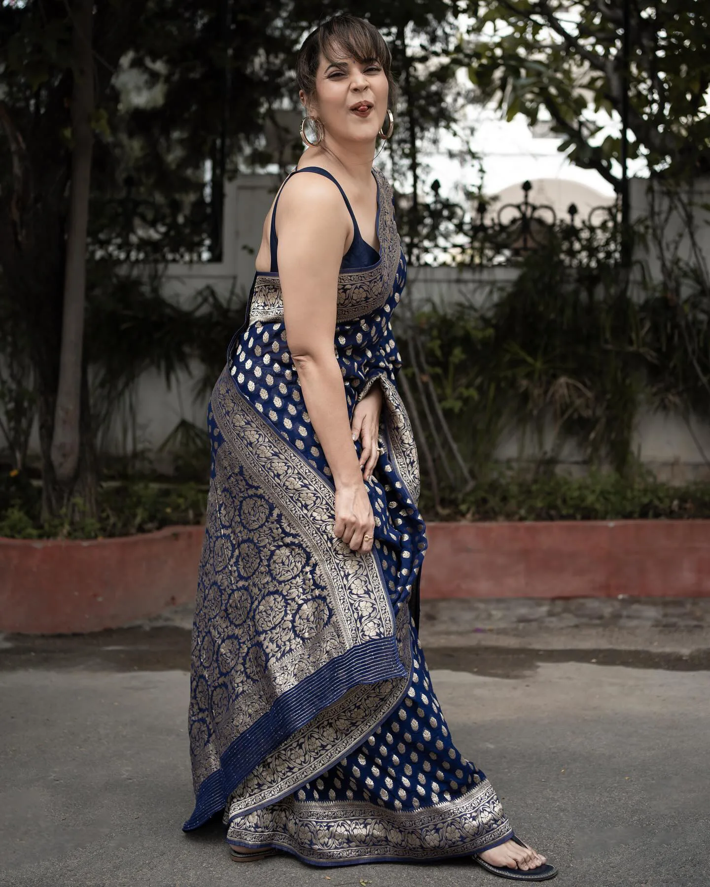 Anasuya Bharadwaj Cute Looks in Saree