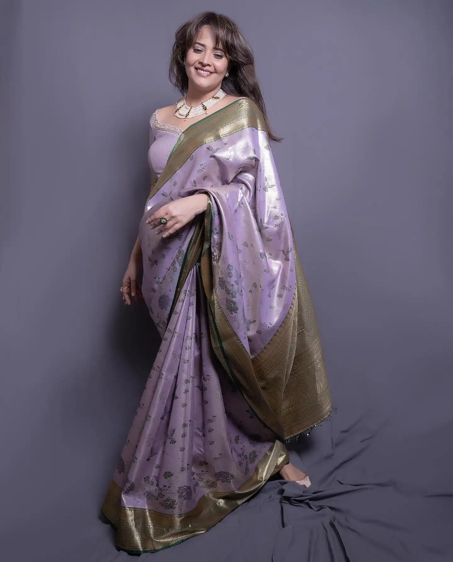 Anasuya Bharadwaj Stunning Looks in Saree
