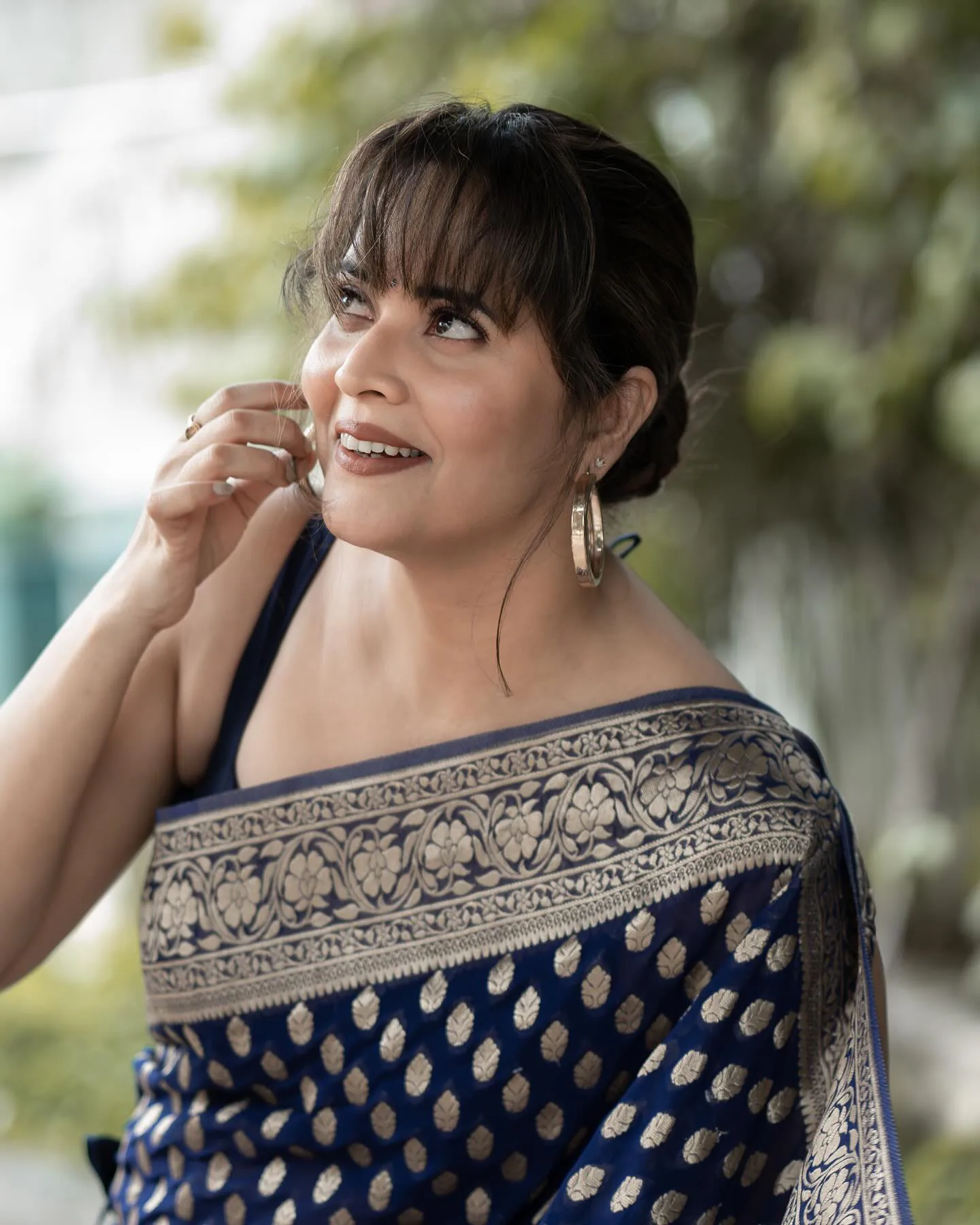 Anasuya Bharadwaj Cute Looks in Saree