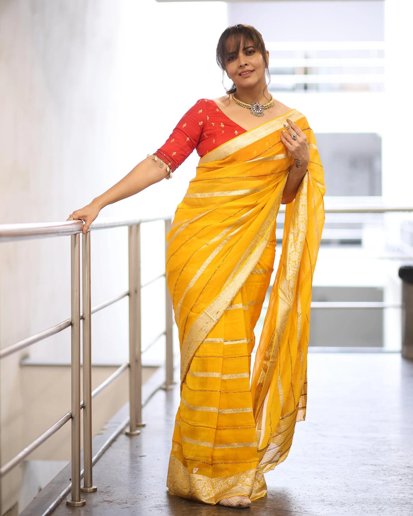 Anasuya Bharadwaj Stunning Looks in Saree