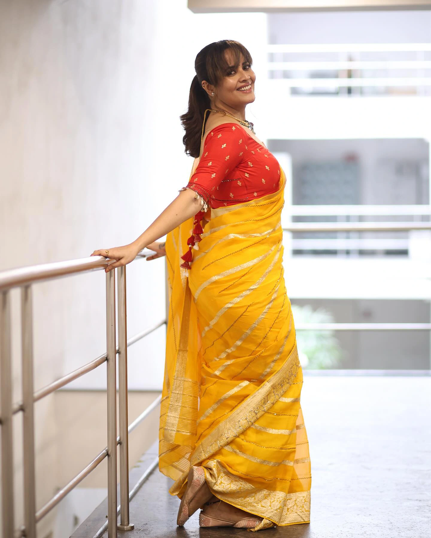 Anasuya Bharadwaj Stunning Looks in Saree