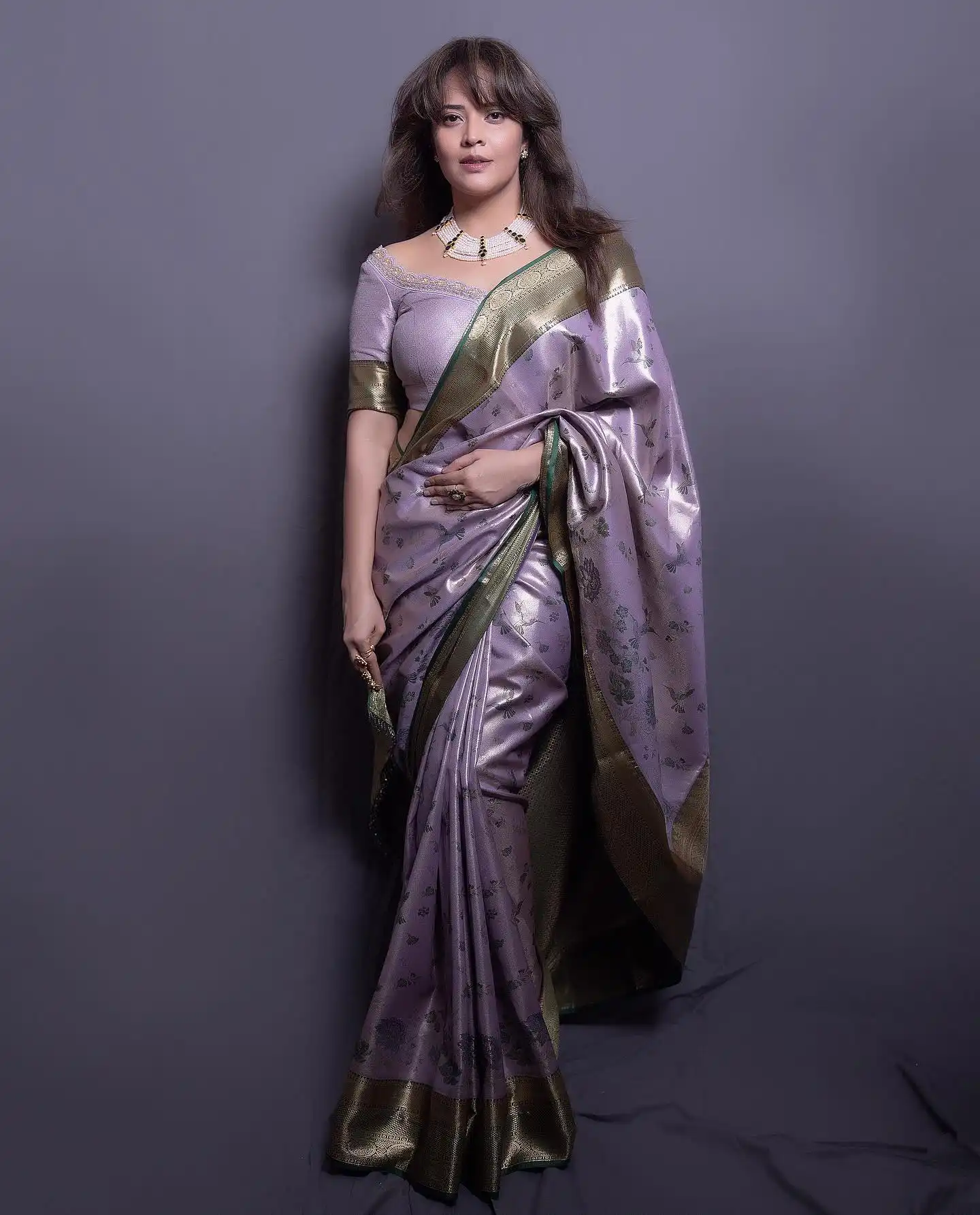 Anasuya Bharadwaj Stunning Looks in Saree