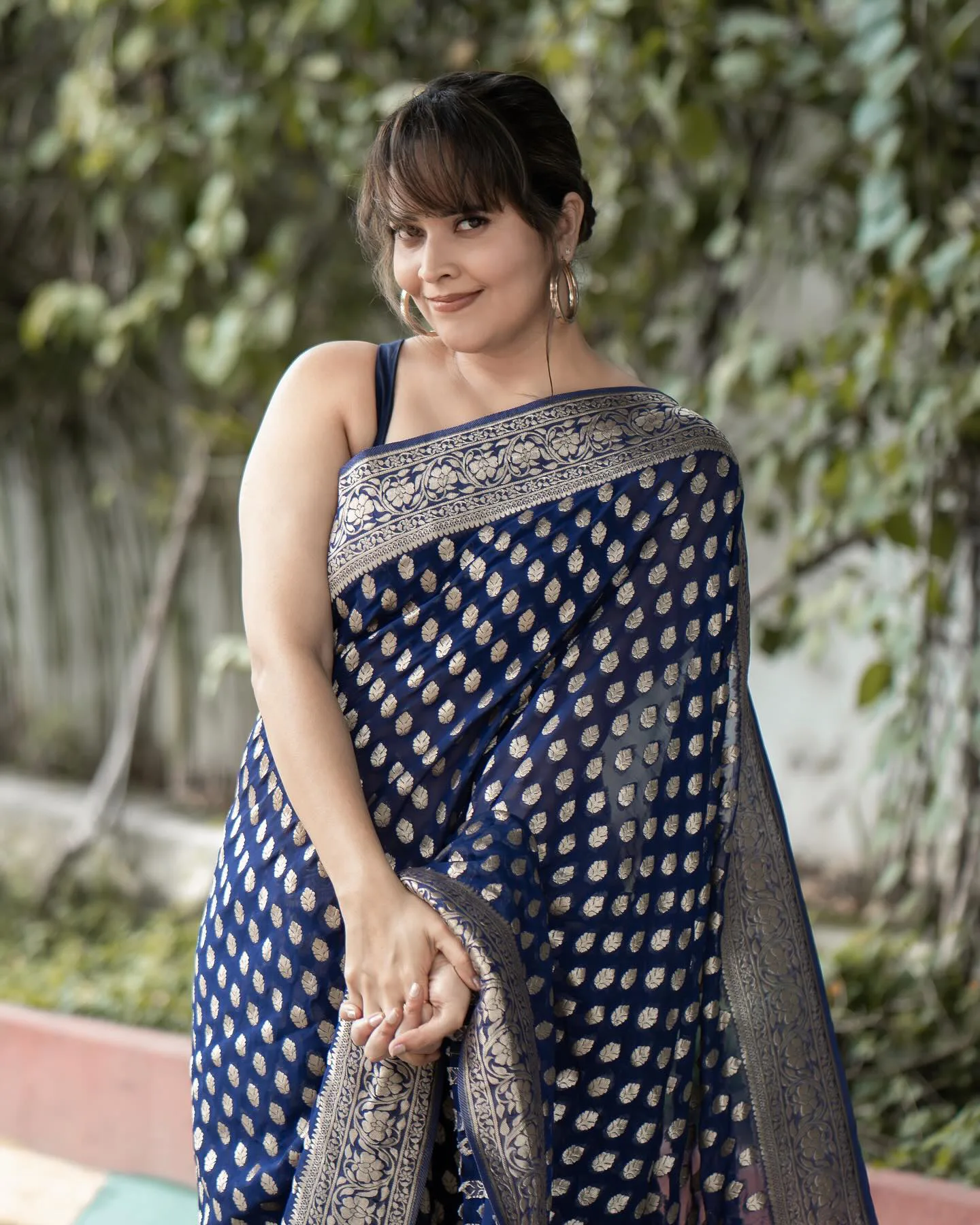 Anasuya Bharadwaj Cute Looks in Saree