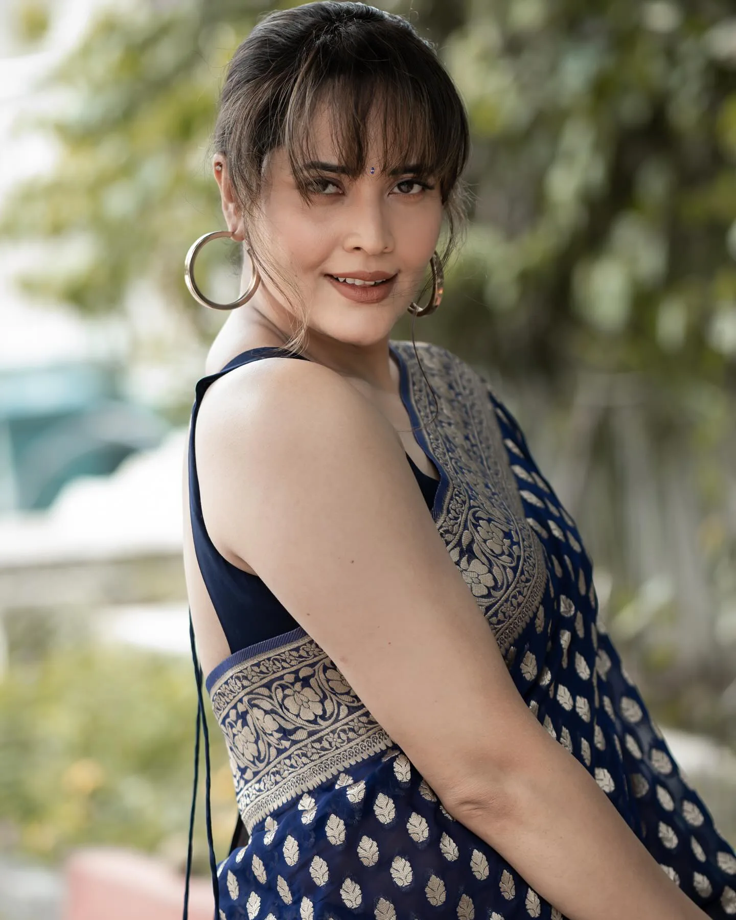 Anasuya Bharadwaj Cute Looks in Saree