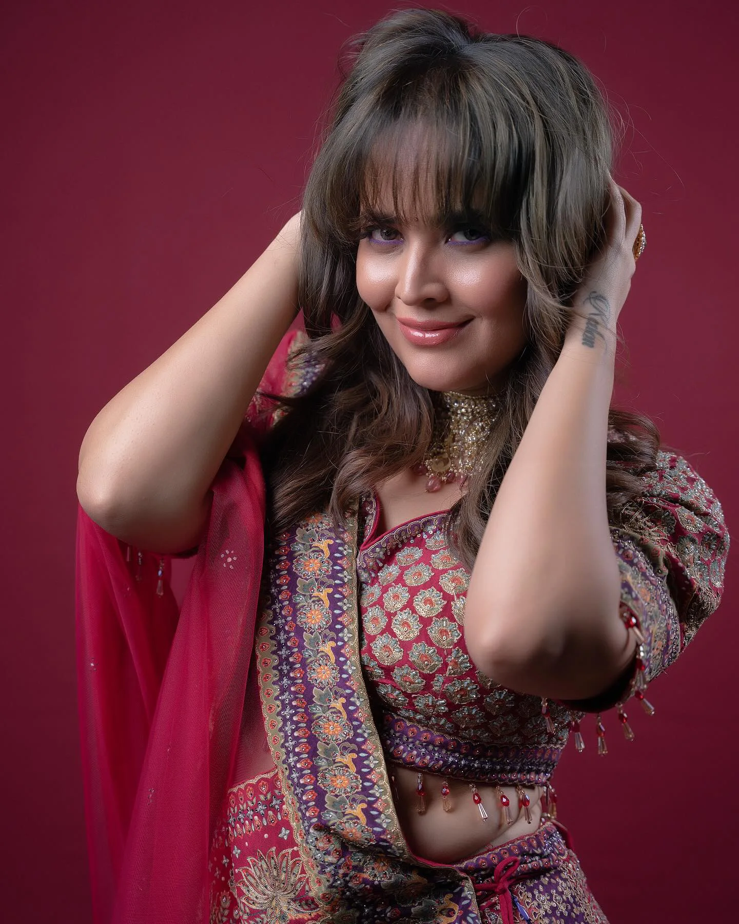 Anasuya Bharadwaj Stunning Diwali Special Photos