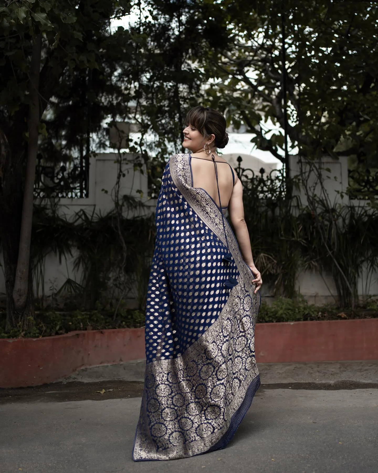 Anasuya Bharadwaj Cute Looks in Saree