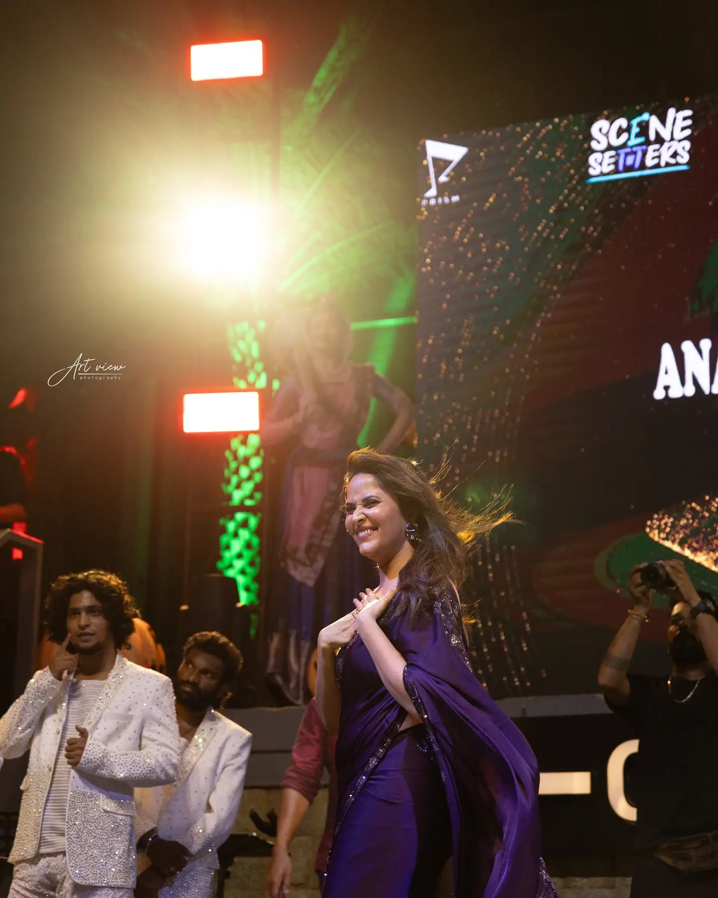 Anasuya Bharadwaj Super Dance on Stage with Saree Wear