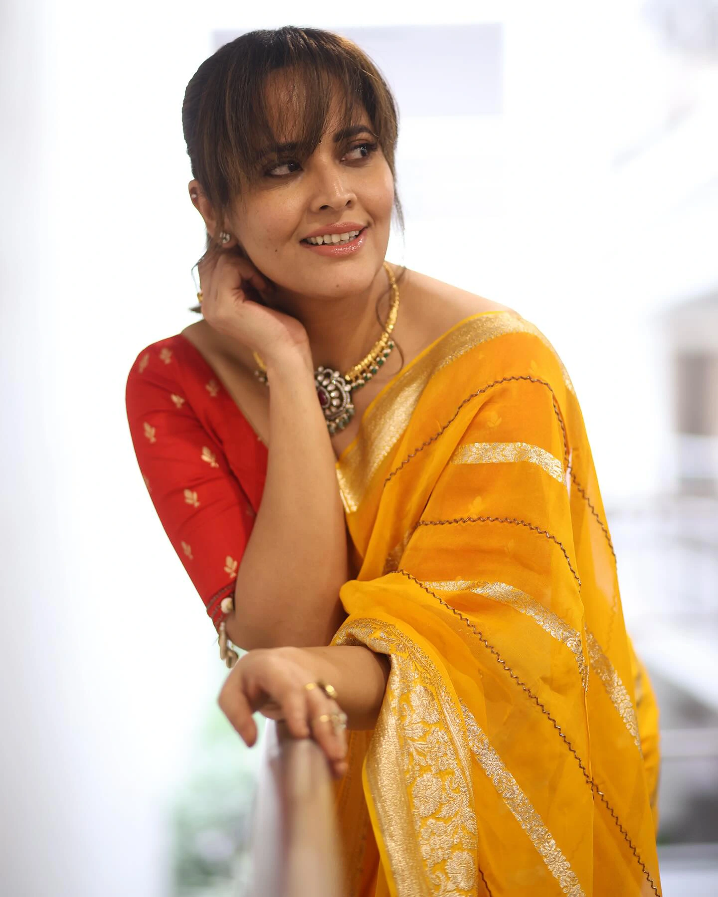 Anasuya Bharadwaj Stunning Looks in Saree