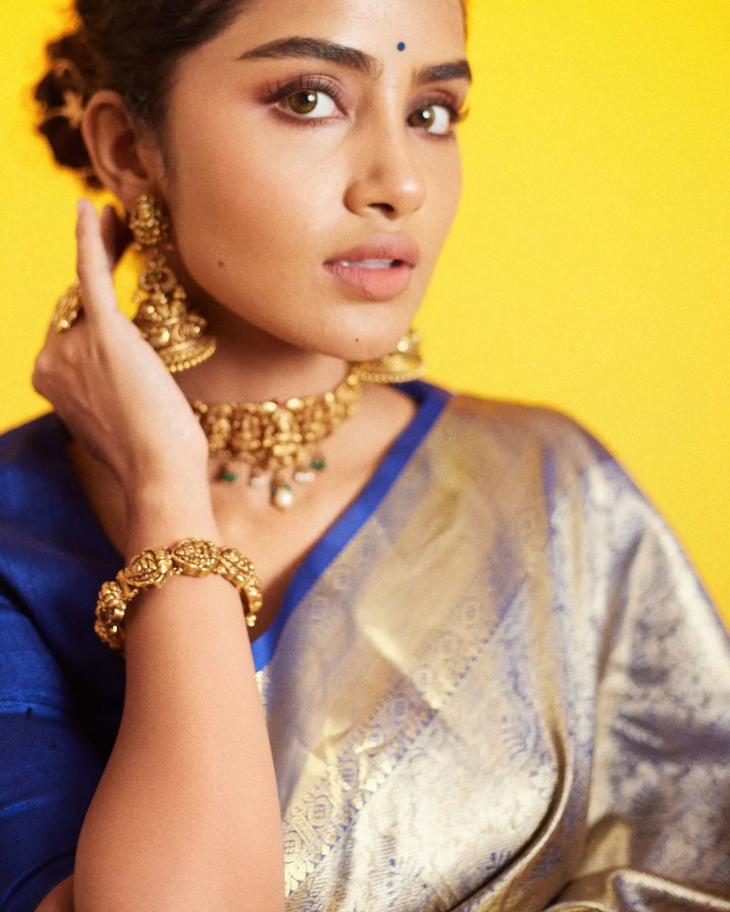 Anupama Parameswaran Awesome Looks in Saree
