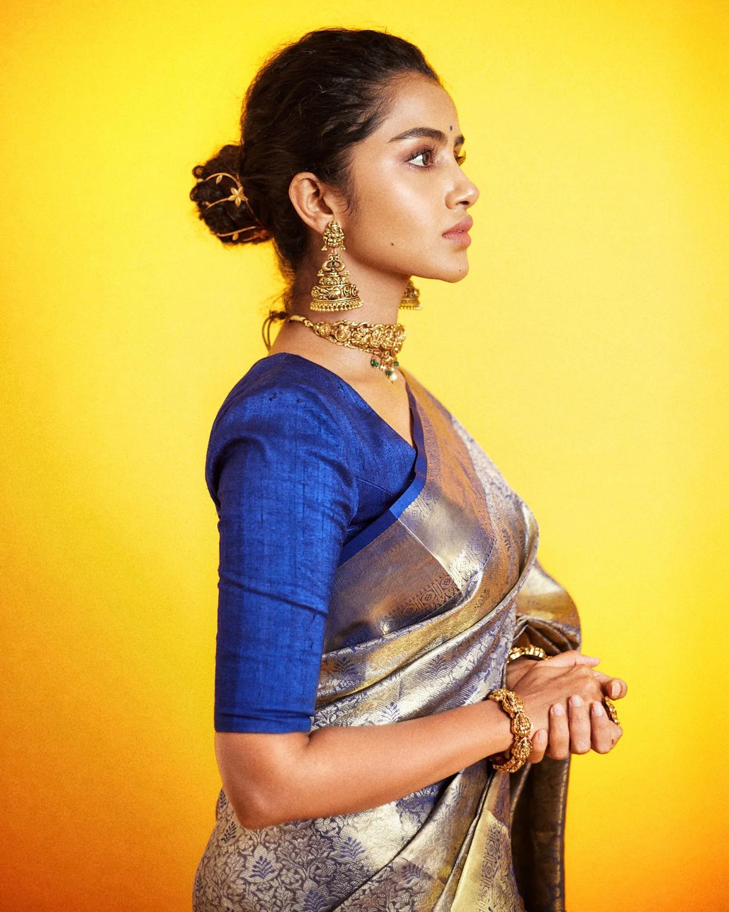 Anupama Parameswaran Awesome Looks in Saree
