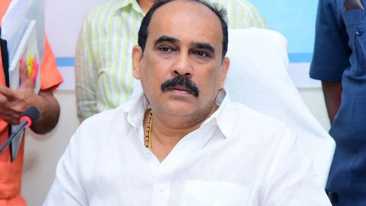 టికెట్ దక్కదని భావించే బాలినేని రివర్స్ గేమ్ స్టార్ట్ చేశారా? రాబోయే అసెంబ్లీ ఎన్నికల కోసం ఇప్పటినుంచే సమాయత్తం టికెట్ దక్కదని భావించే బాలినేని రివర్స్ గేమ్ స్టార్ట్ చేశారా? రాబోయే అసెంబ్లీ ఎన్నికల కోసం ఇప్పటినుంచే సమాయత్తం