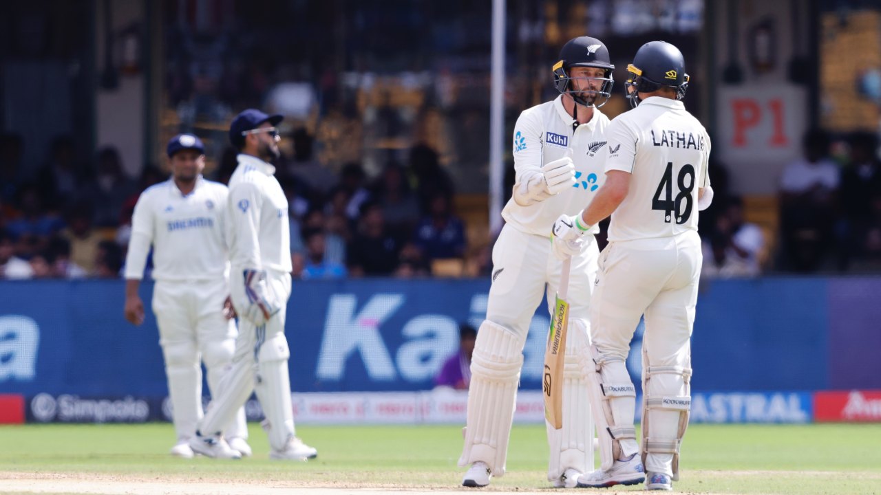 IND vs NZ : తొలి టెస్టులో పట్టుబిగించిన న్యూజిలాండ్.. తృటిలో చేజారిన డేవాన్ కాన్వే శతకం.. IND vs NZ : తొలి టెస్టులో పట్టుబిగించిన న్యూజిలాండ్.. తృటిలో చేజారిన డేవాన్ కాన్వే శతకం..
