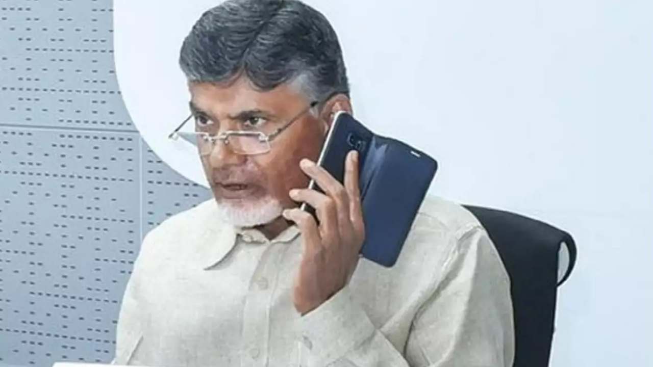 రాజస్థాన్ సీఎంతో ఫోన్ లో మాట్లాడిన సీఎం చంద్రబాబు నాయుడు.. ఎందుకంటే? రాజస్థాన్ సీఎంతో ఫోన్ లో మాట్లాడిన సీఎం చంద్రబాబు నాయుడు.. ఎందుకంటే?