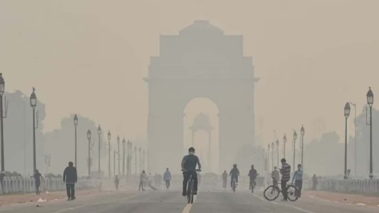 Delhi: దీపావళికి ముందు ఢిల్లీలో డేంజర్ బెల్స్.. ఇబ్బందులు ఎదుర్కొంటున్న ప్రజలు Delhi: దీపావళికి ముందు ఢిల్లీలో డేంజర్ బెల్స్.. ఇబ్బందులు ఎదుర్కొంటున్న ప్రజలు