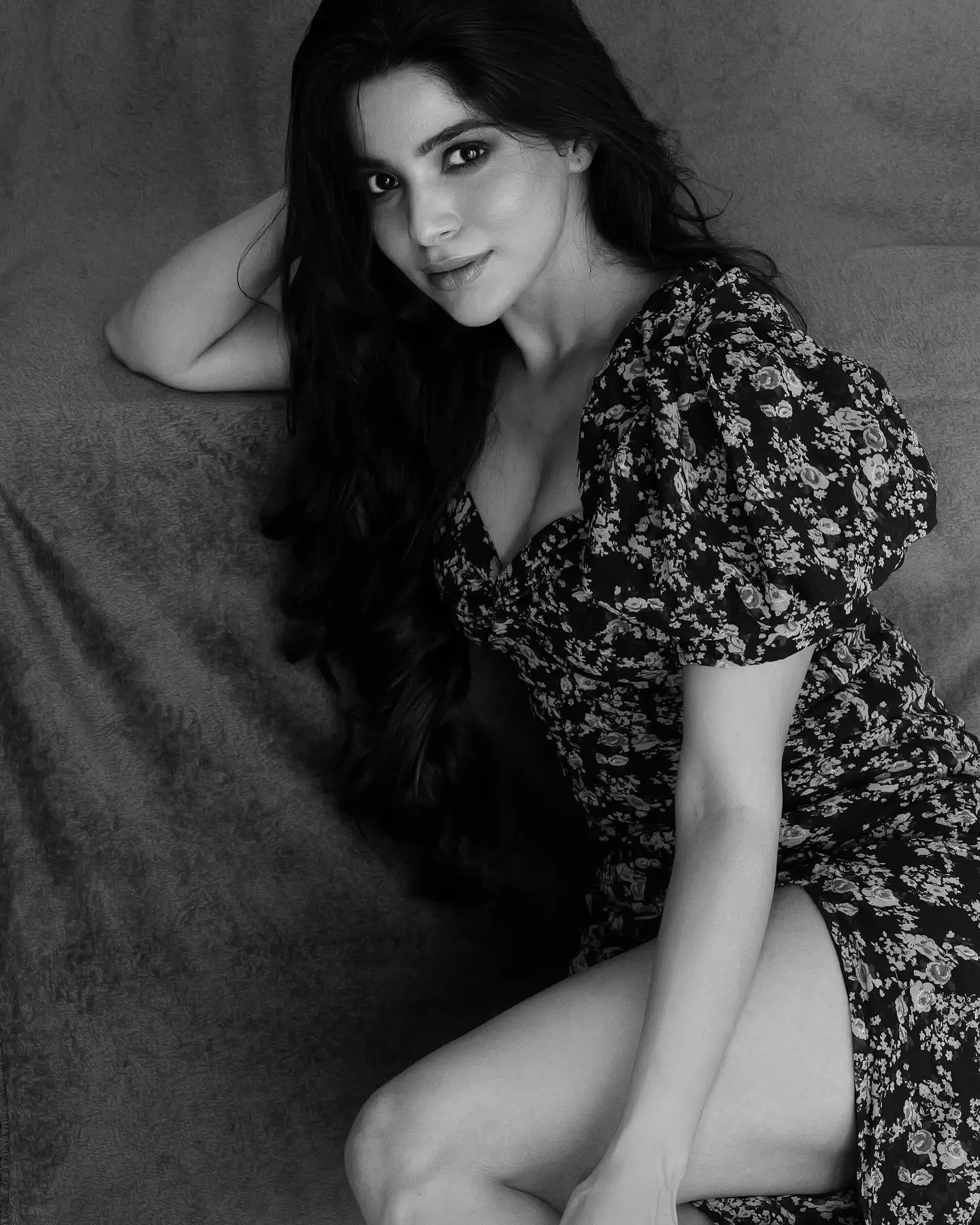 Divya Bharathi Sizzling Photos