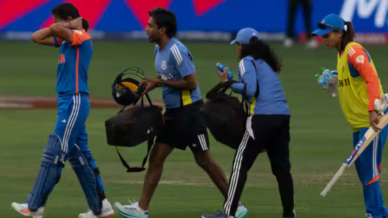Harmanpreet Kaur: ఇండియా వర్సెస్ శ్రీలంక మ్యాచ్.. కెప్టెన్ హర్మన్ ప్రీత్ ఫిట్నెస్పై కీలక అప్డేట్ Harmanpreet Kaur: ఇండియా వర్సెస్ శ్రీలంక మ్యాచ్.. కెప్టెన్ హర్మన్ ప్రీత్ ఫిట్నెస్పై కీలక అప్డేట్