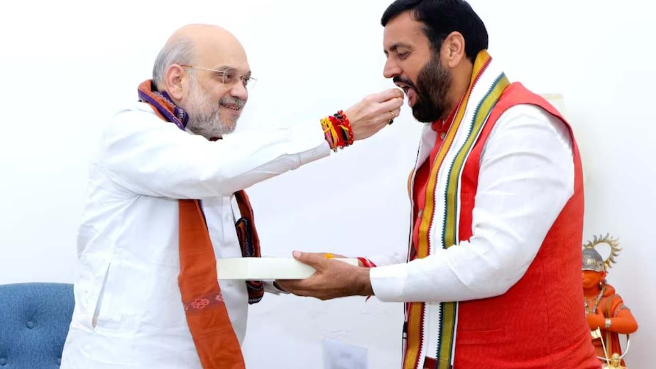 Nayab Singh Saini: హరియాణా సీఎంగా నయబ్ సింగ్ సైనీ రేపు ప్రమాణ స్వీకారం.. మోదీ, చంద్రబాబుసహా హాజరుకానున్న ప్రముఖులు Nayab Singh Saini: హరియాణా సీఎంగా నయబ్ సింగ్ సైనీ రేపు ప్రమాణ స్వీకారం.. మోదీ, చంద్రబాబుసహా హాజరుకానున్న ప్రముఖులు