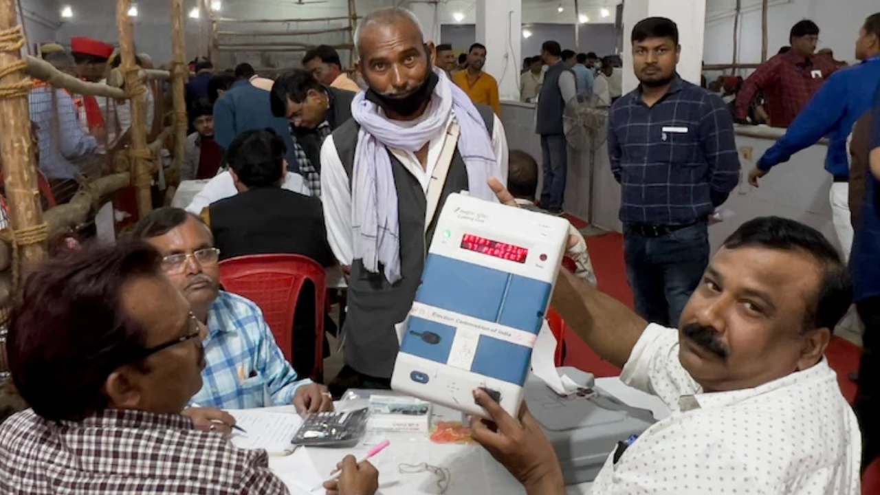 Election Results 2024: హరియాణాలో ఓటమిపై కాంగ్రెస్ పార్టీ అనుమానాలు.. Election Results 2024: హరియాణాలో ఓటమిపై కాంగ్రెస్ పార్టీ అనుమానాలు..