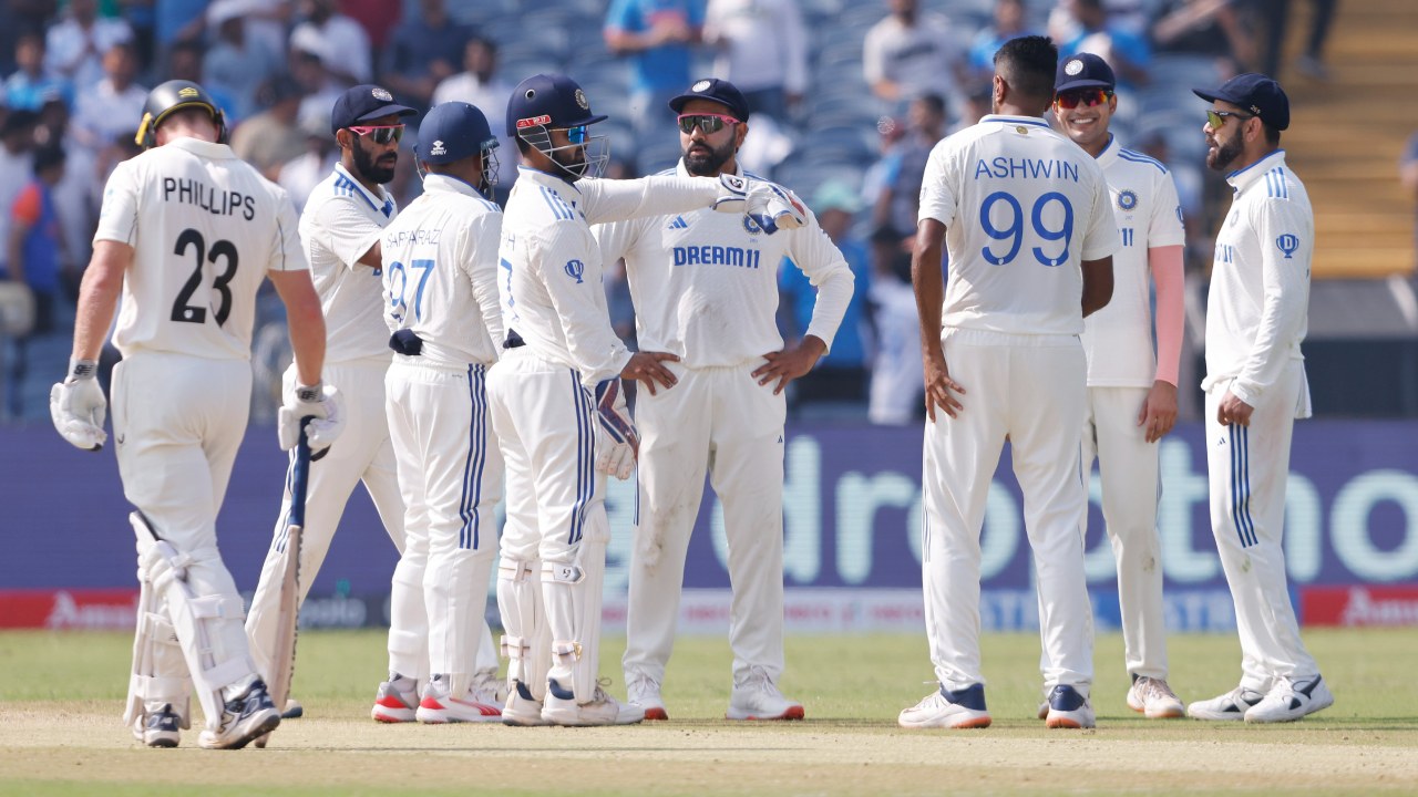 IND vs NZ : టీమ్ఇండియా టార్గెట్ 359 రన్స్.. రెండో ఇన్నింగ్స్లో న్యూజిలాండ్ 255 ఆలౌట్ IND vs NZ : టీమ్ఇండియా టార్గెట్ 359 రన్స్.. రెండో ఇన్నింగ్స్లో న్యూజిలాండ్ 255 ఆలౌట్