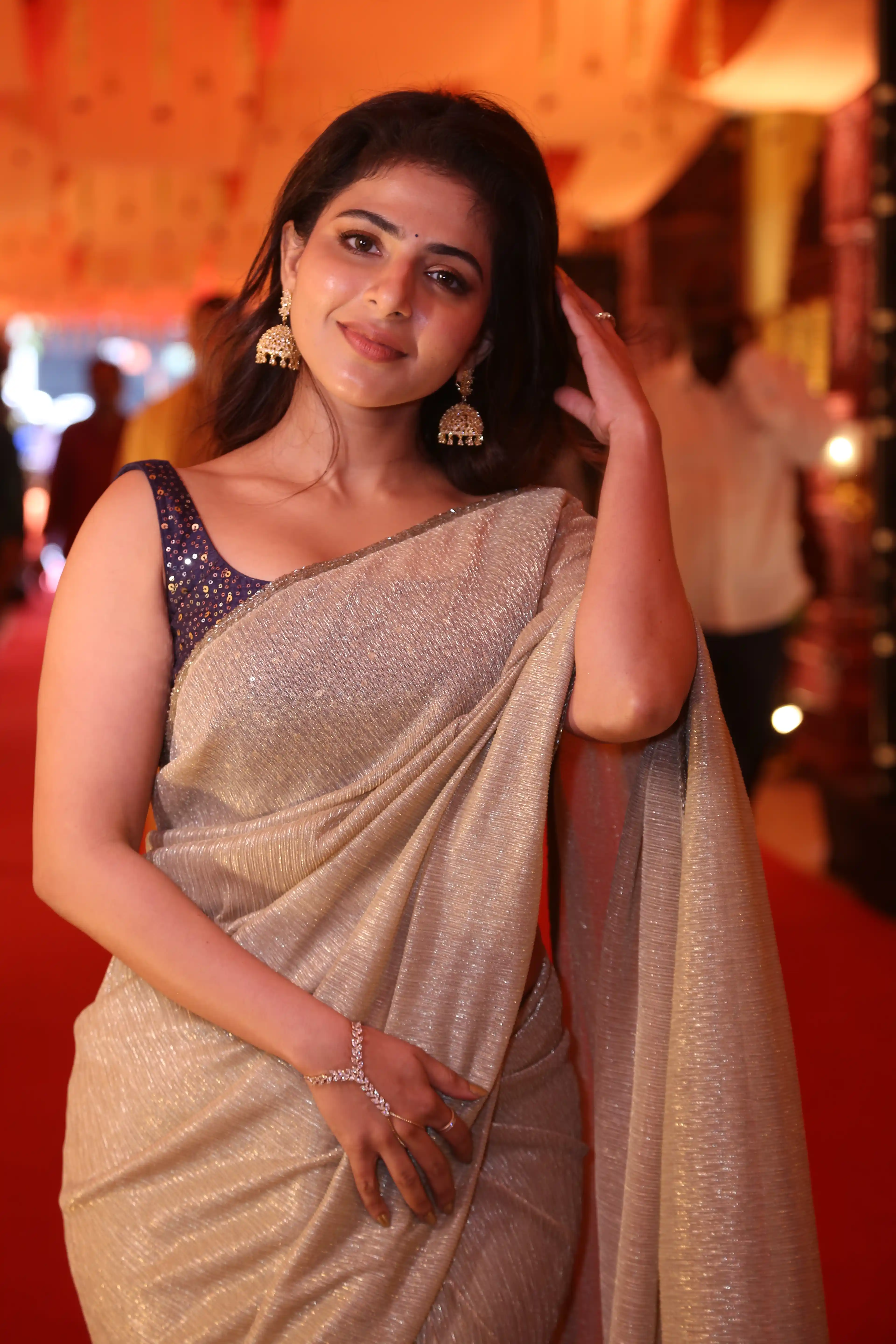 Iswarya Menon Cute Looks in Saree