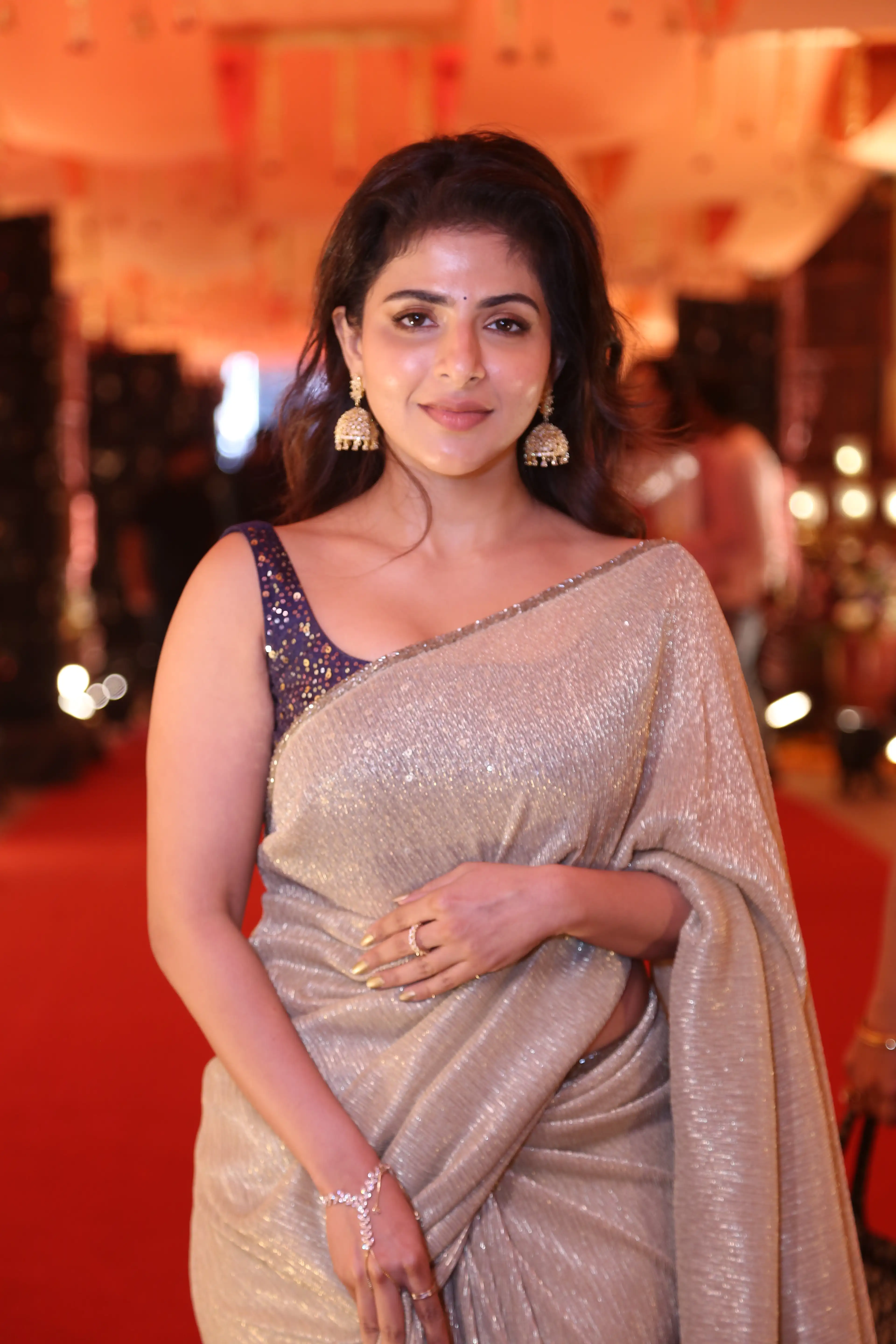 Iswarya Menon Cute Looks in Saree