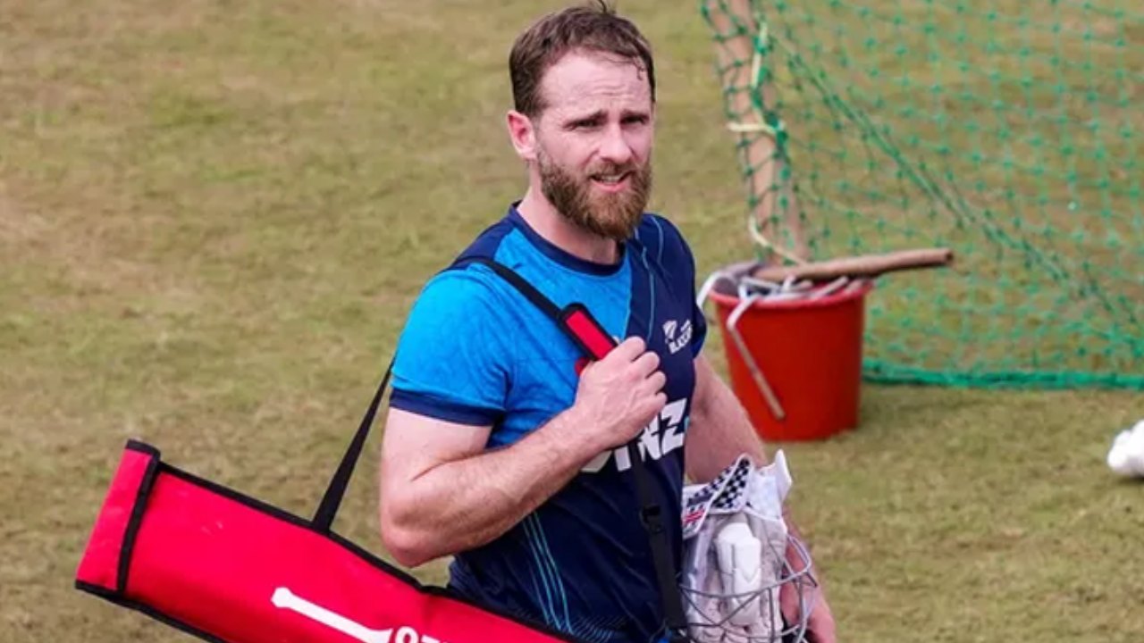 IND vs NZ : సిరీస్ గెలిచి జోష్లో ఉన్న న్యూజిలాండ్కు భారీ షాక్.. మూడో టెస్టుకు స్టార్ ప్లేయర్ దూరం IND vs NZ : సిరీస్ గెలిచి జోష్లో ఉన్న న్యూజిలాండ్కు భారీ షాక్.. మూడో టెస్టుకు స్టార్ ప్లేయర్ దూరం