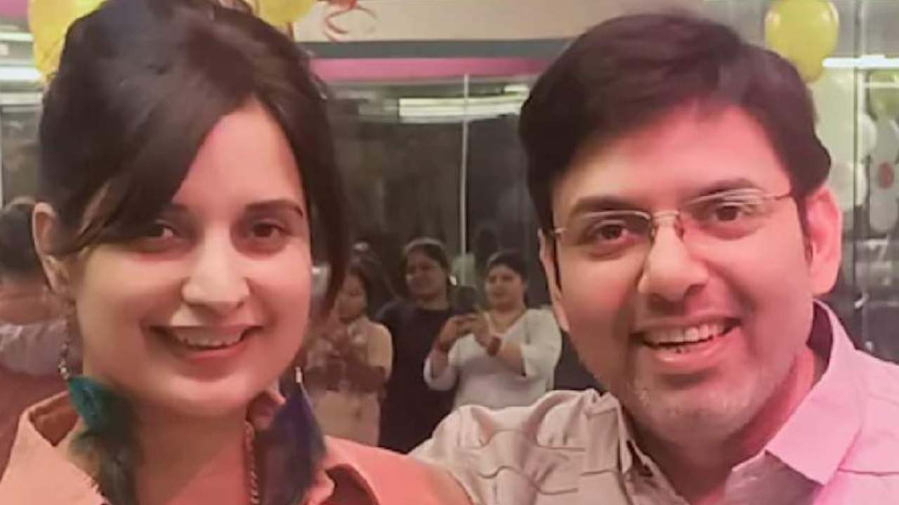 kanpur couple: అయ్యో పాపం .. ఉత్తరప్రదేశ్లో విచిత్ర ఘటన.. ఏకంగా రూ.35కోట్లు పోగొట్టుకున్న వృద్ధులు..! kanpur couple: అయ్యో పాపం .. ఉత్తరప్రదేశ్లో విచిత్ర ఘటన.. ఏకంగా రూ.35కోట్లు పోగొట్టుకున్న వృద్ధులు..!