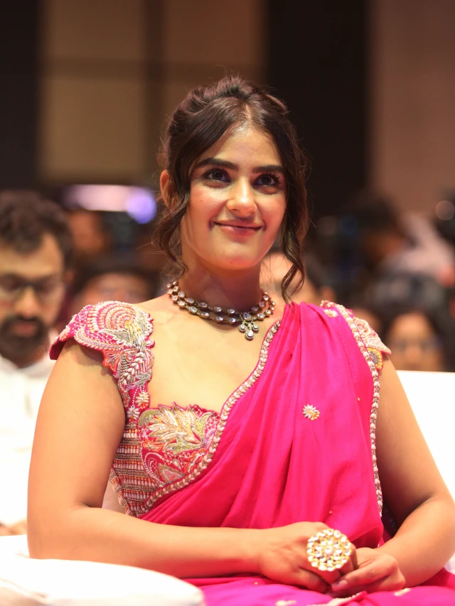 Kavya Thapar Stunning Looks in Saree
