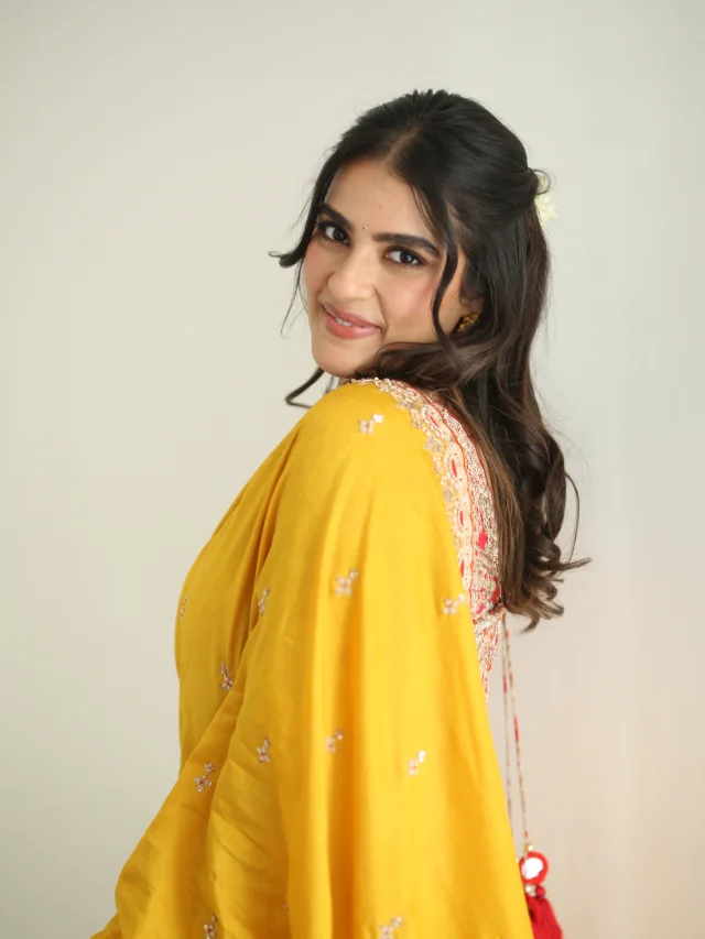 Kavya Thapar Gorgeous Looks In Saree