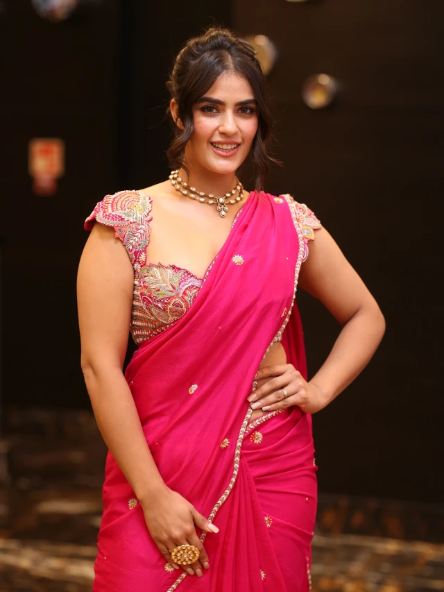 Kavya Thapar Stunning Looks in Saree