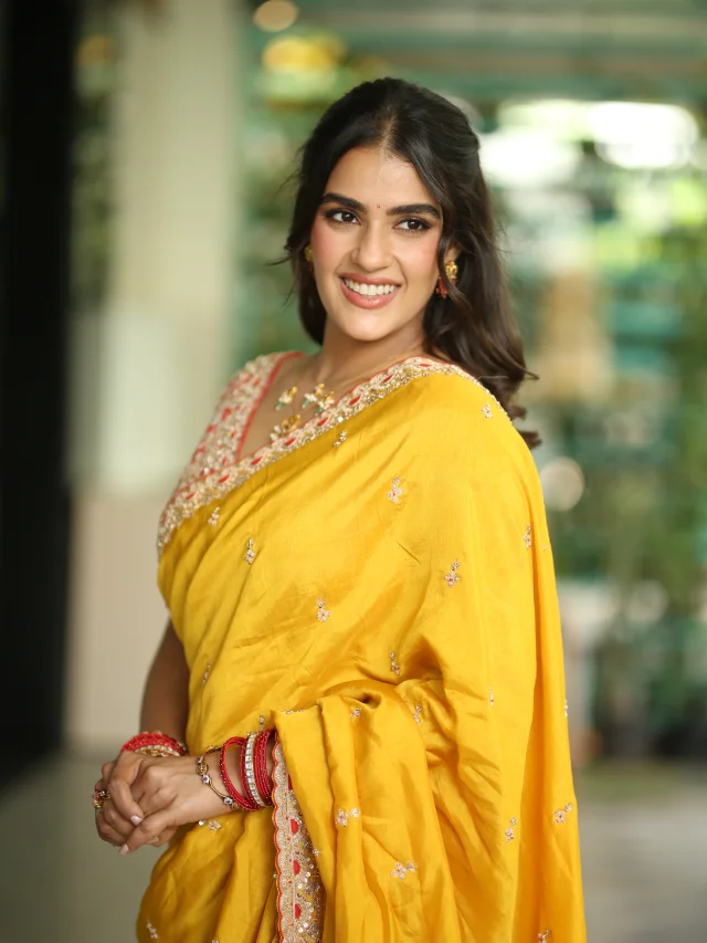 Kavya Thapar Gorgeous Looks In Saree