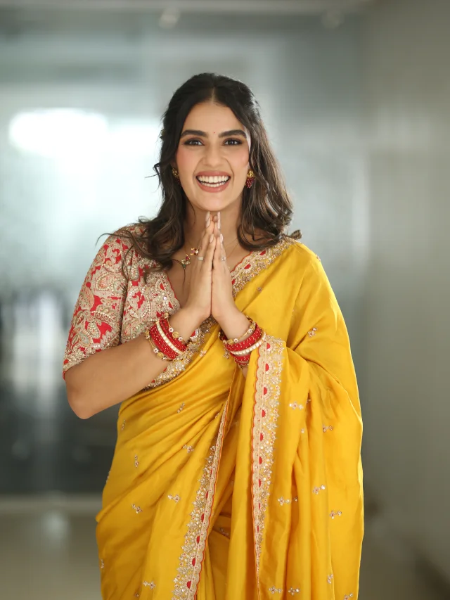 Kavya Thapar Gorgeous Looks In Saree