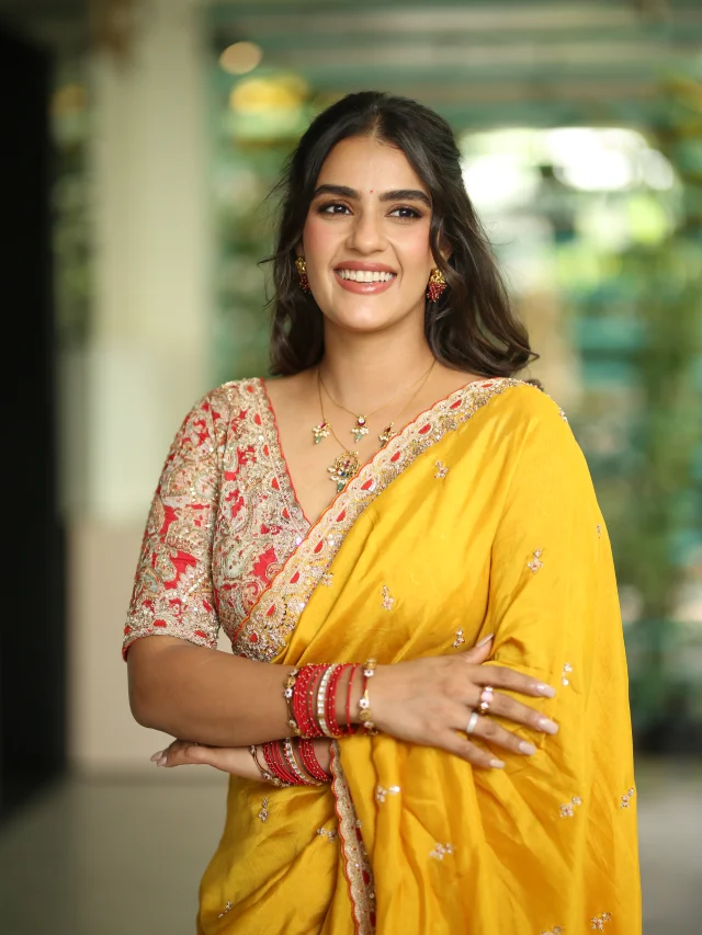 Kavya Thapar Gorgeous Looks In Saree