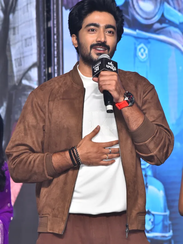 Lucky Baskhar Pre Release Event