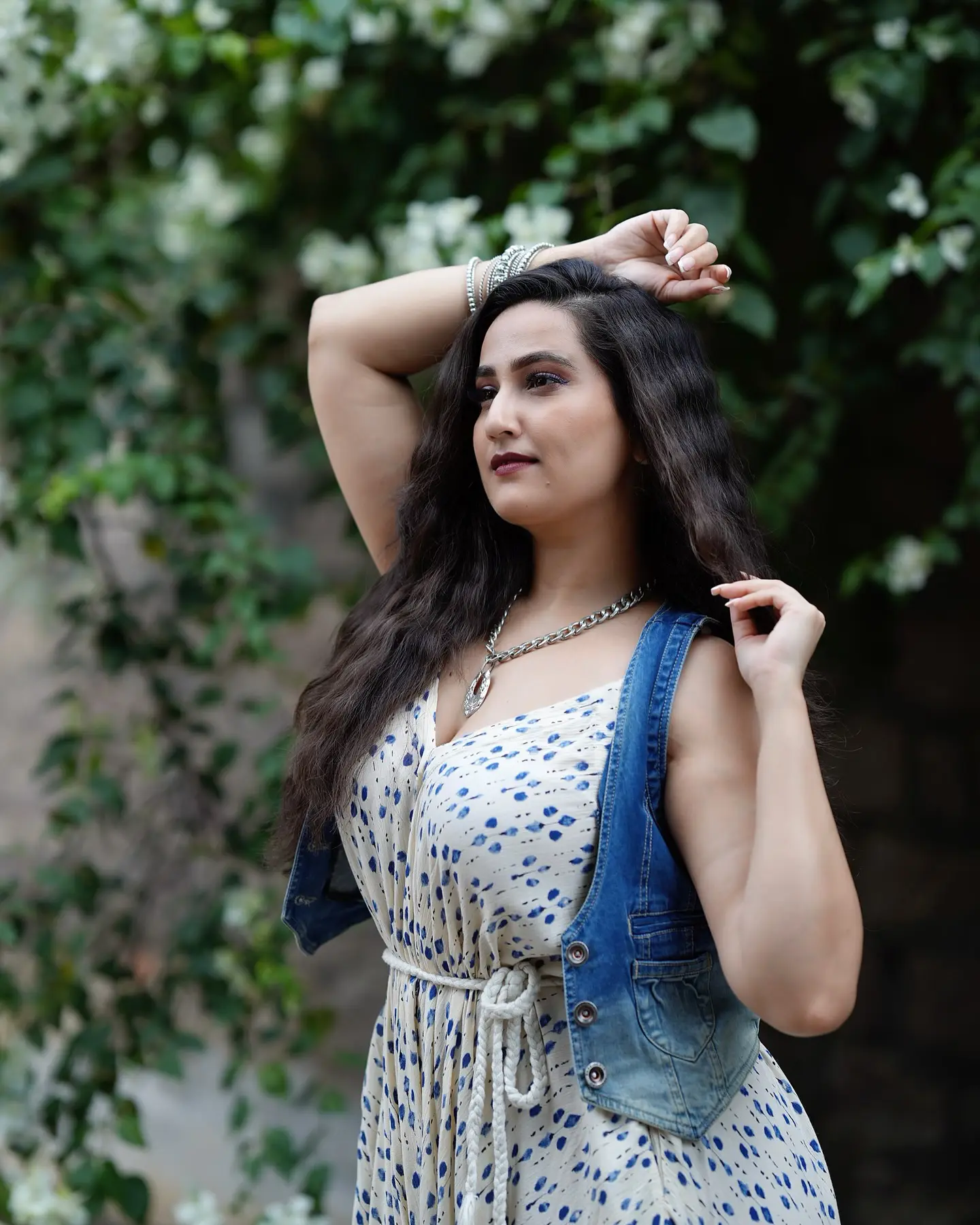 Anchor Manjusha Mesmerizing in Modern Dress with her Smile