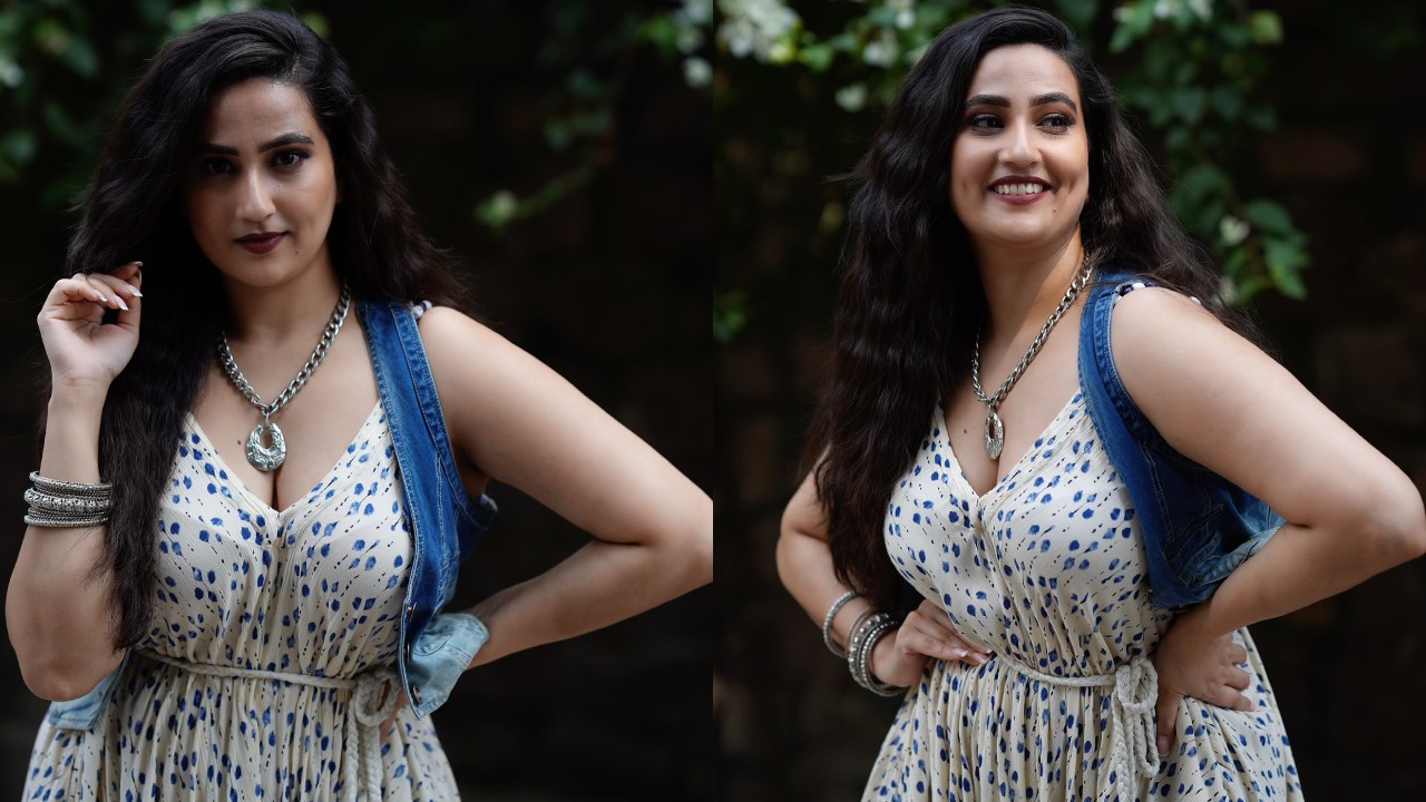 Anchor Manjusha : నవ్వులతోనే హాట్ పోజులు ఇచ్చిన యాంకర్ మంజూష.. ఫొటోలు..