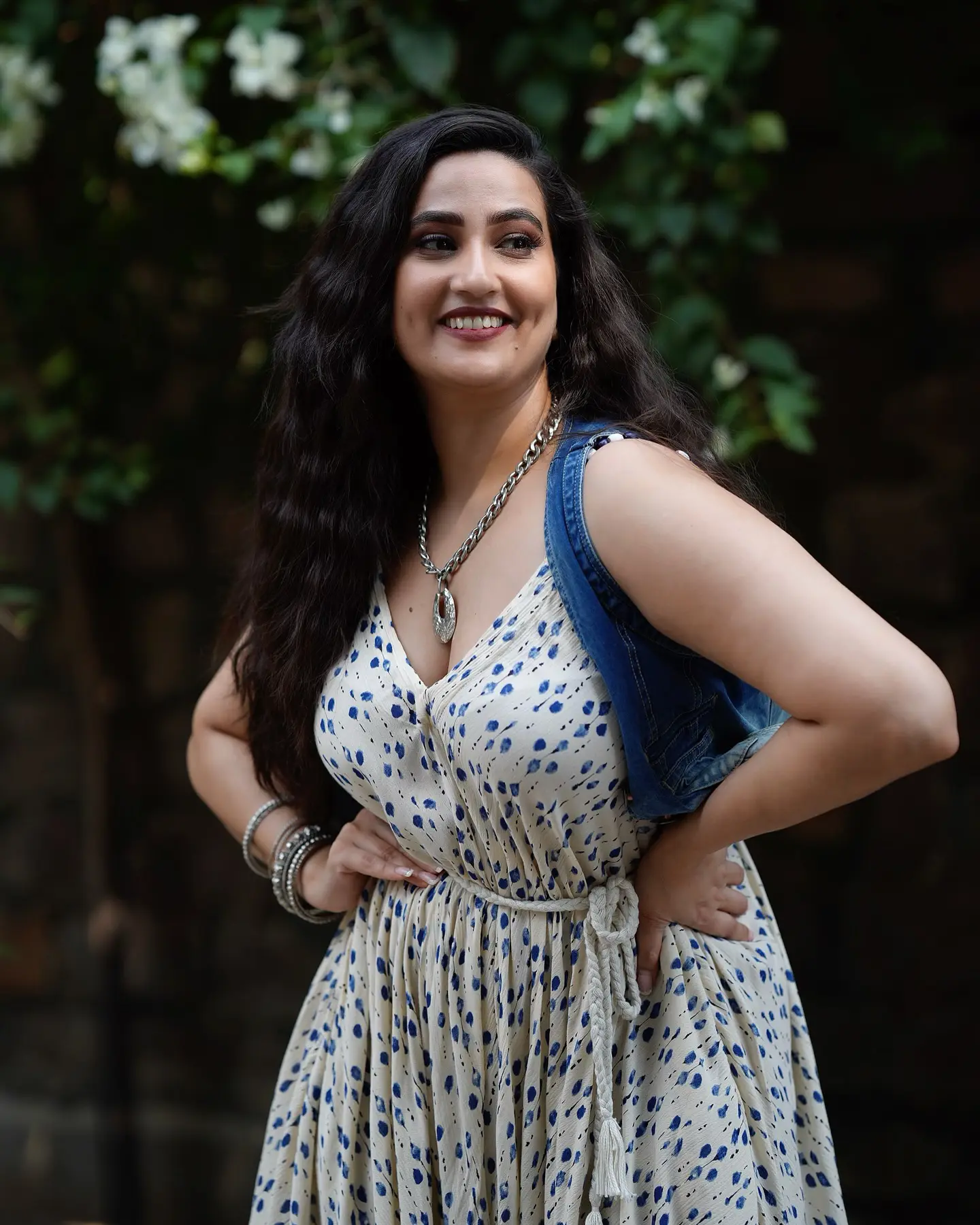 Anchor Manjusha Mesmerizing in Modern Dress with her Smile