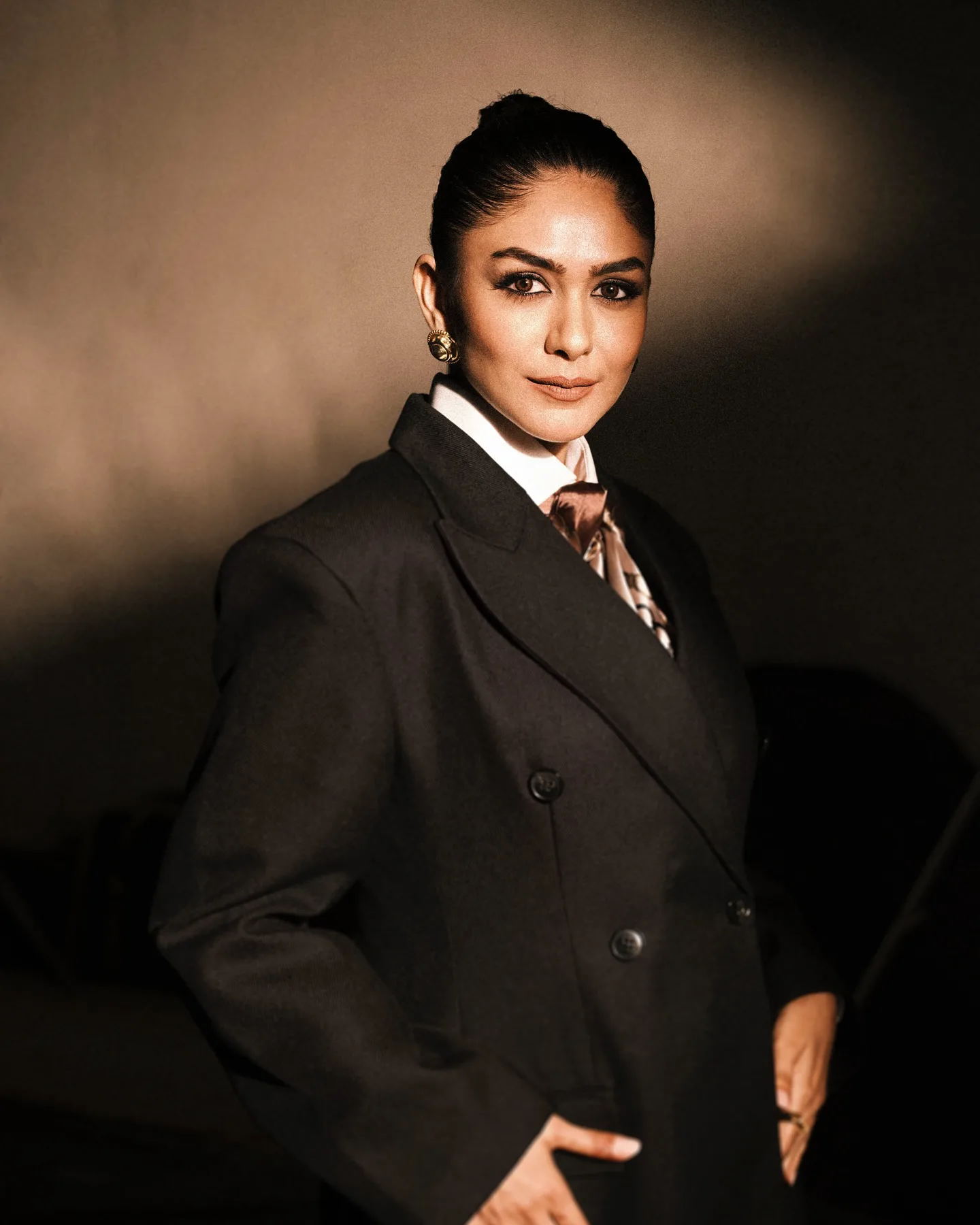 Mrunal Thakur Styling Like Lady Boss