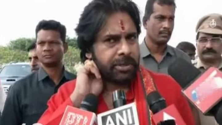 శ్రీవారి “లడ్డూ కల్తీ” పిటిషన్లపై సుప్రీంకోర్టు వ్యాఖ్యలపై పవన్ కల్యాణ్ ఫస్ట్ రియాక్షన్.. ఏమన్నారంటే? శ్రీవారి “లడ్డూ కల్తీ” పిటిషన్లపై సుప్రీంకోర్టు వ్యాఖ్యలపై పవన్ కల్యాణ్ ఫస్ట్ రియాక్షన్.. ఏమన్నారంటే?