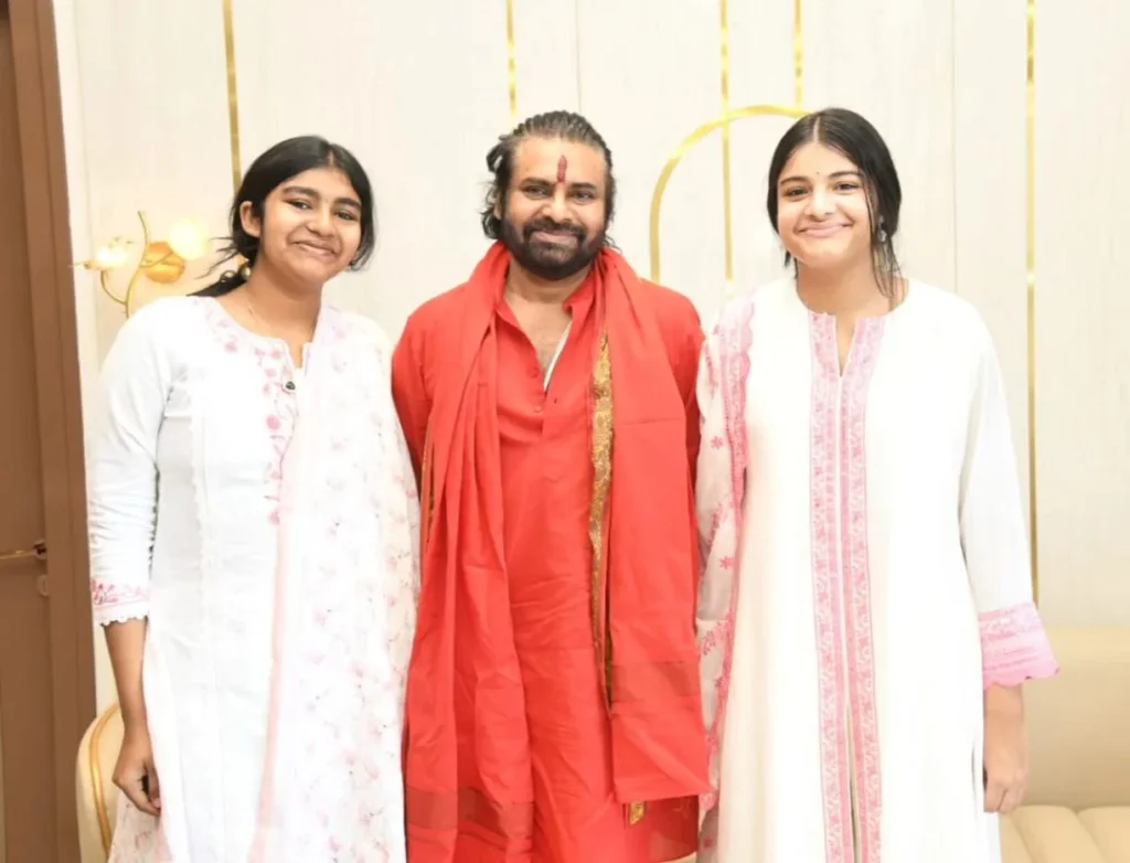 Pawan Kalyan Visited Tirumala with his Two Daughters 
