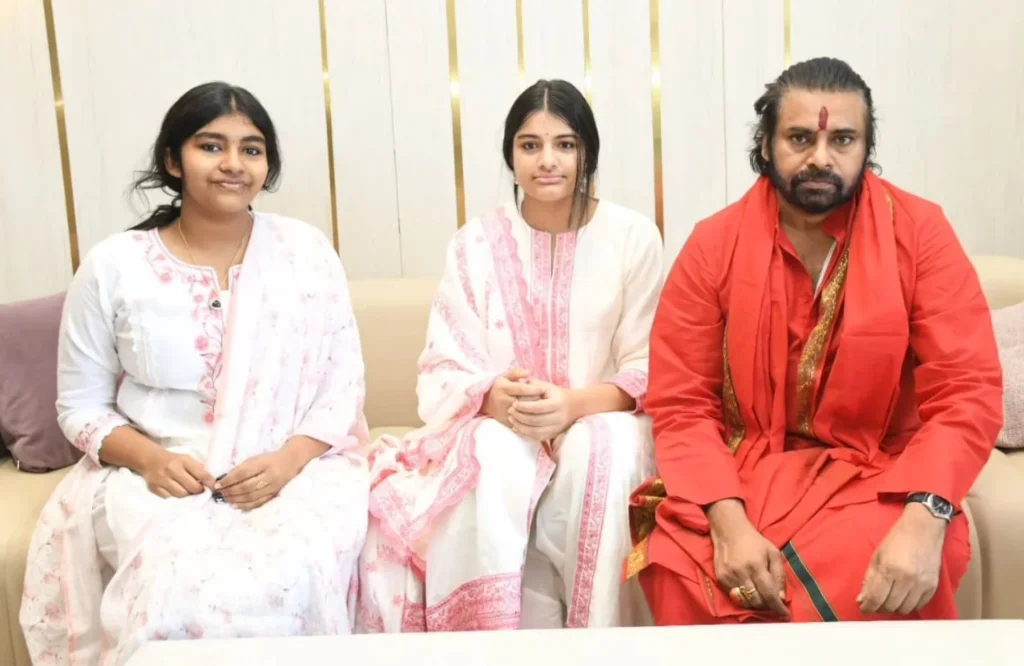 Pawan Kalyan Visited Tirumala with his Two Daughters 
