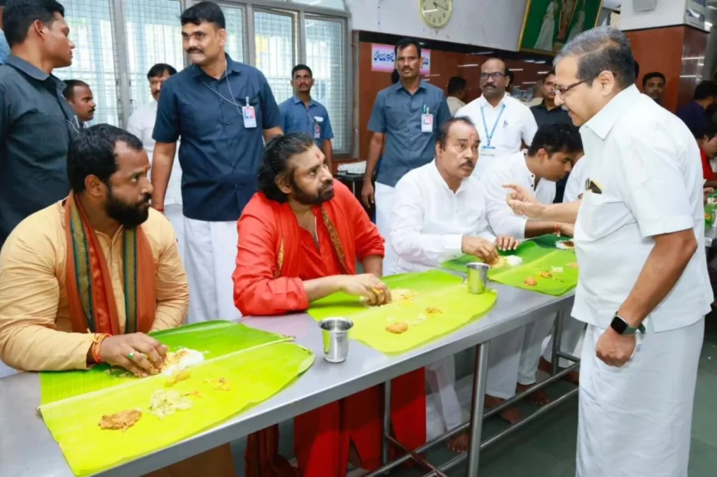 Pawan Kalyan Visited Nitya Annadana Center in Tirumala Eating Food with Devotees 