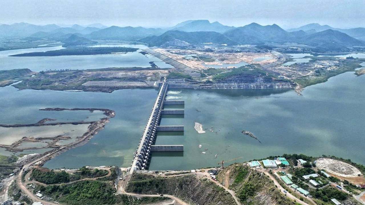 Polavaram Project : పోలవరానికి రూ.2,800 కోట్లు విడుదలచేసిన కేంద్రం Polavaram Project : పోలవరానికి రూ.2,800 కోట్లు విడుదలచేసిన కేంద్రం
