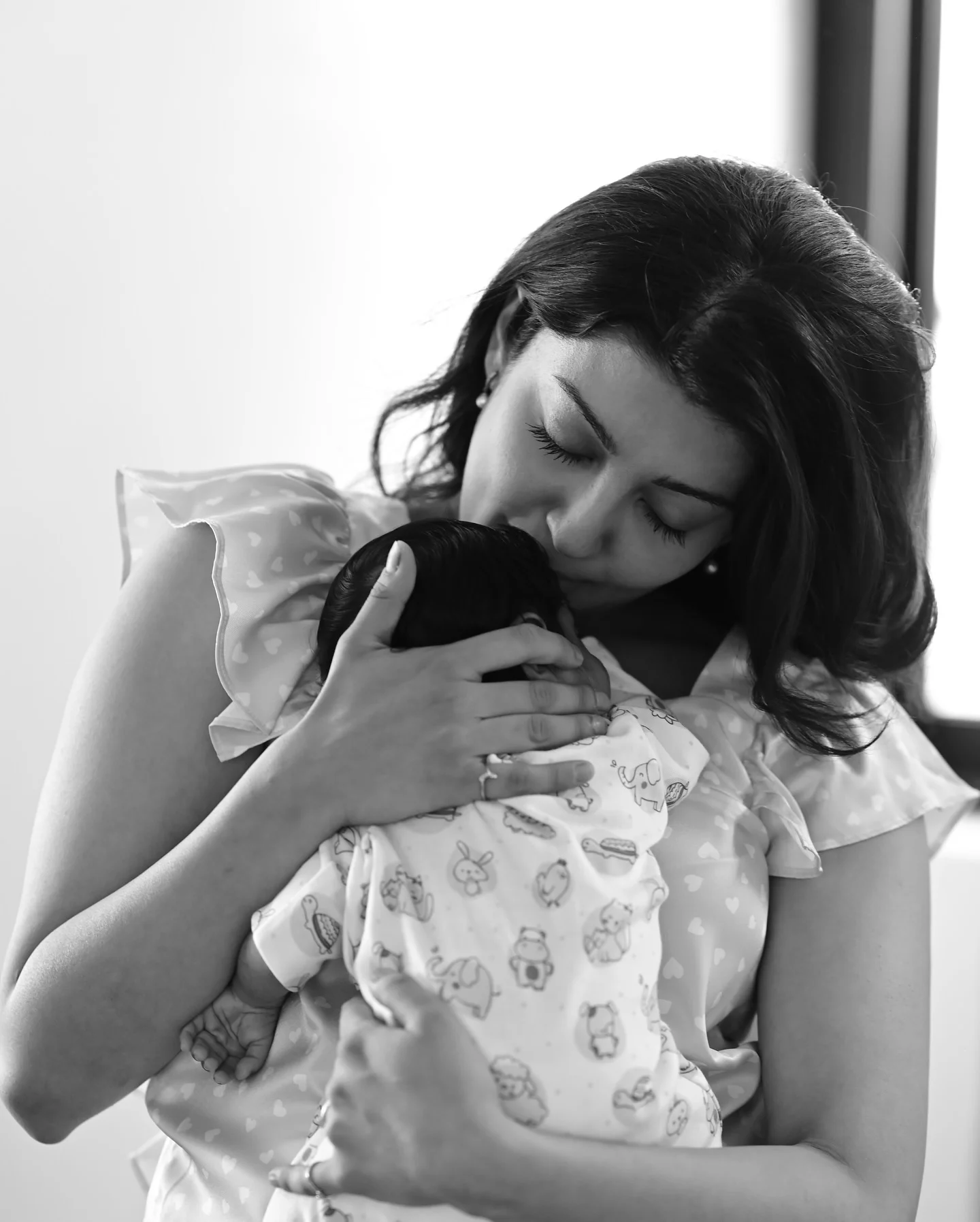 Pranita Subhash Shares Photos with her Child
