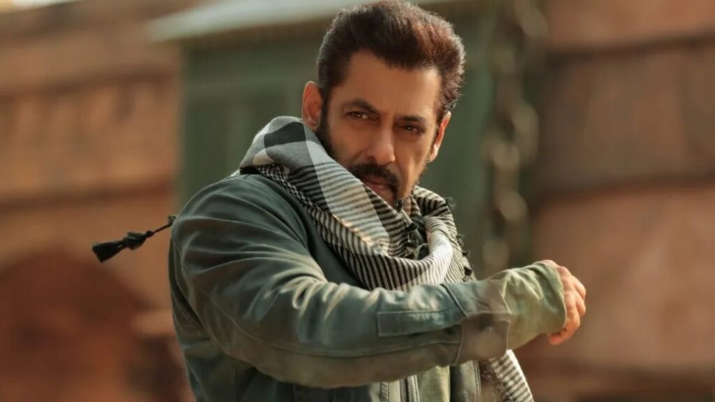 RS 25 Lakh Contract For Salman Khan Hit AK 47 From Pak Chargesheet