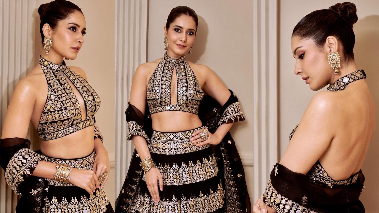 Raashii Khanna : దీపావళి స్పెషల్.. ట్రెడిషినల్ లుక్స్‌లో రాశీఖన్నా బ్యాక్ లెస్ ఫొటోలు..