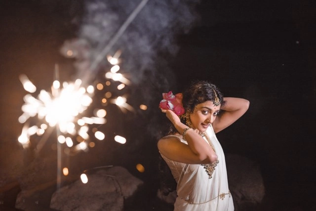 Roopa Koduvayur Angel Looks on Diwali